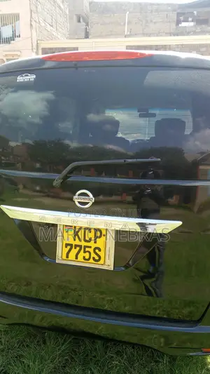 Nissan Serena 2011 Black