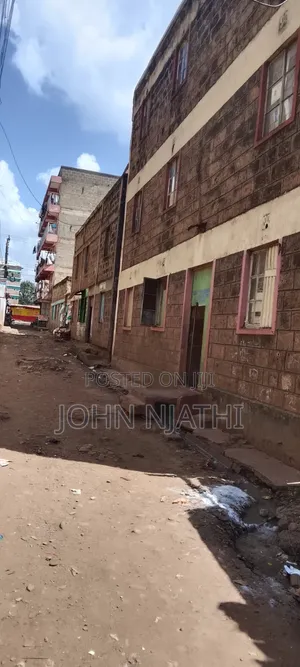 3bdrm Block of Flats in Kariombangi Estate, Kariobangi North for sale