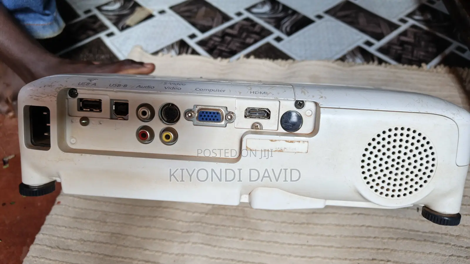 Epison EB-X04 Projector