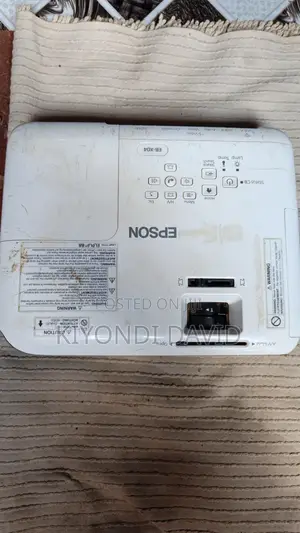 Epison EB-X04 Projector