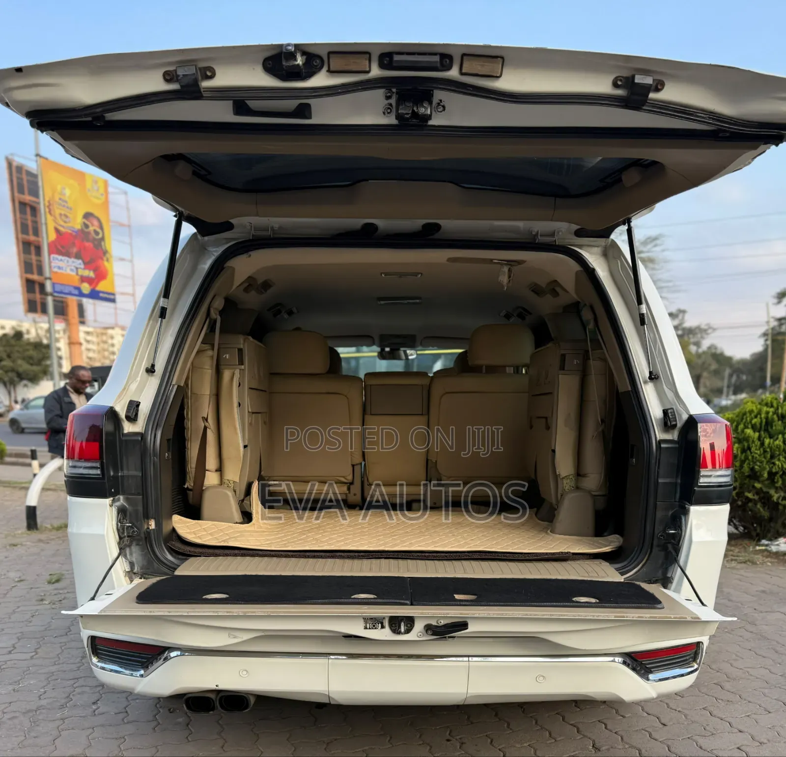 Toyota Land Cruiser 2009 White