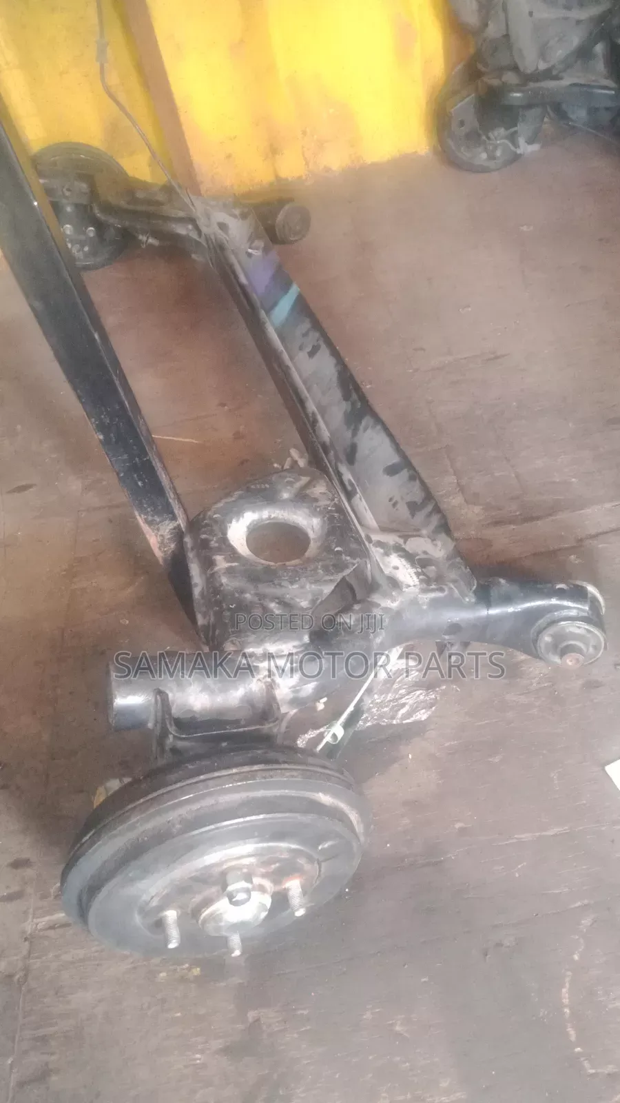 Note E12 Rear Axle