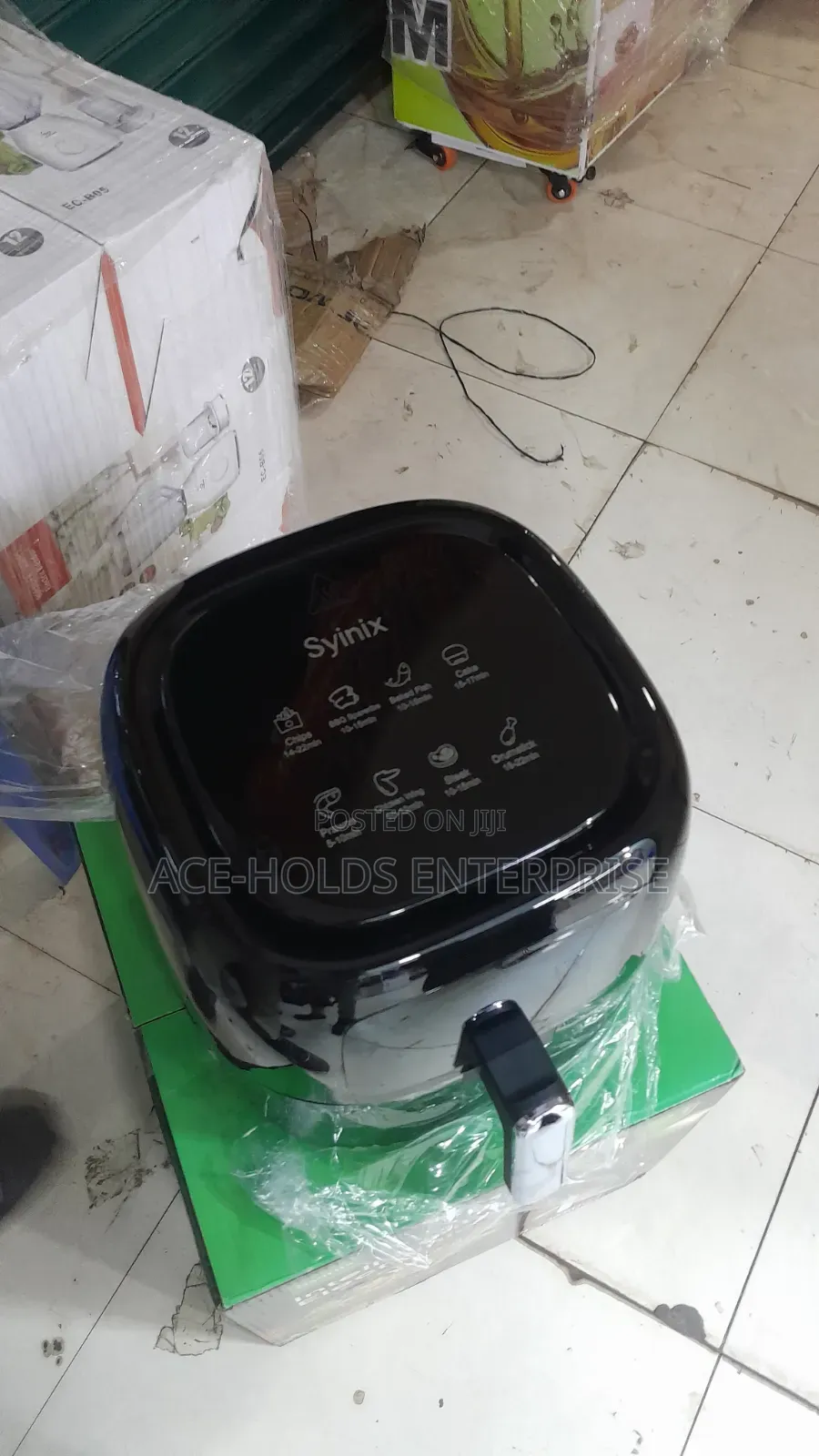 Syinix 8 Litres Capacity Digital Air Fryer - 1650watts Glass Door