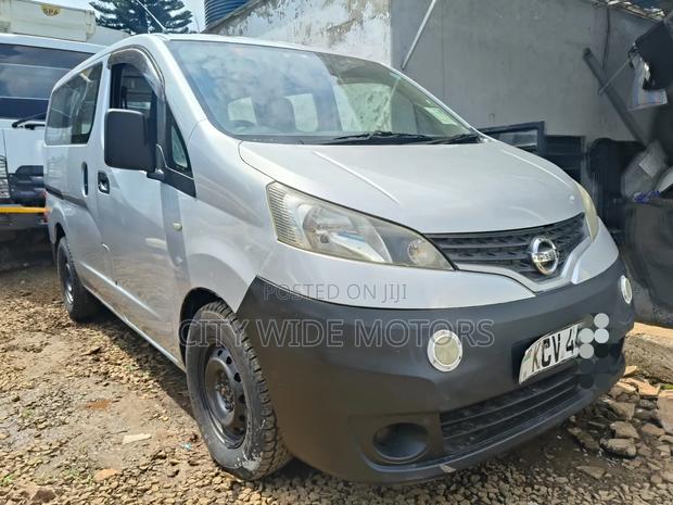Nissan NV200 2013 Silver - thumbnail 2