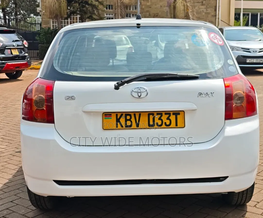 Toyota Corolla RunX 2006 White