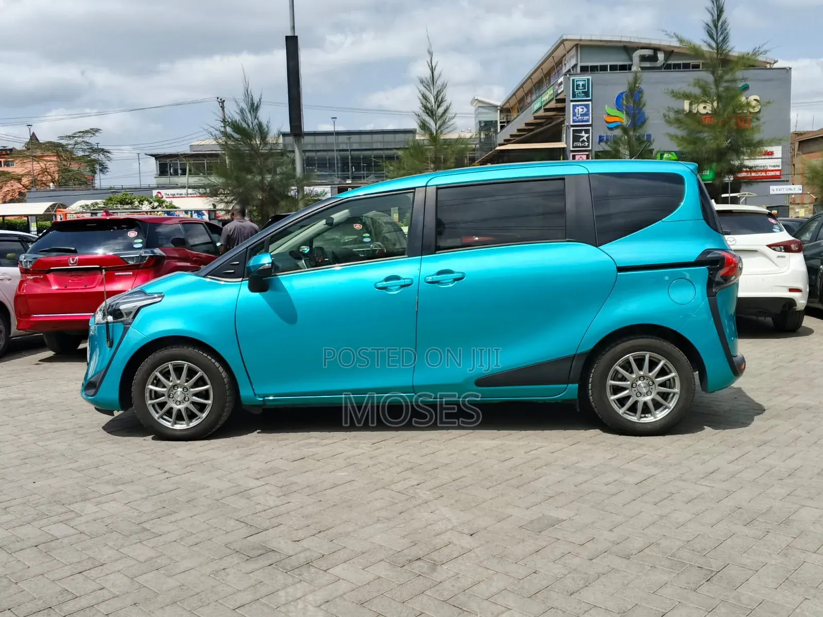 Toyota Sienta 2019 Green