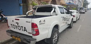Toyota Hilux 2015 White