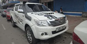 Toyota Hilux 2015 White