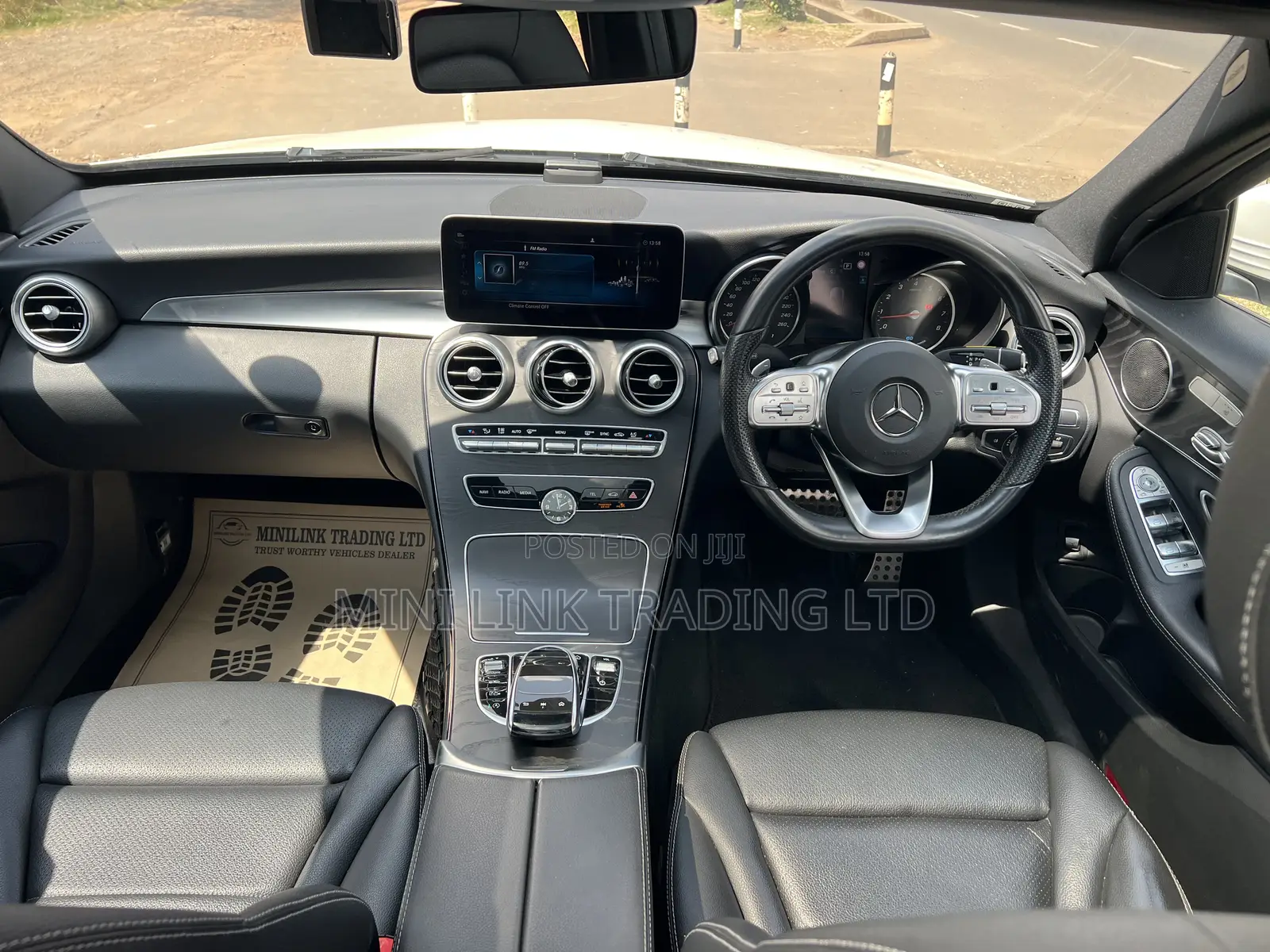 Mercedes-Benz C200 2019 Pearl