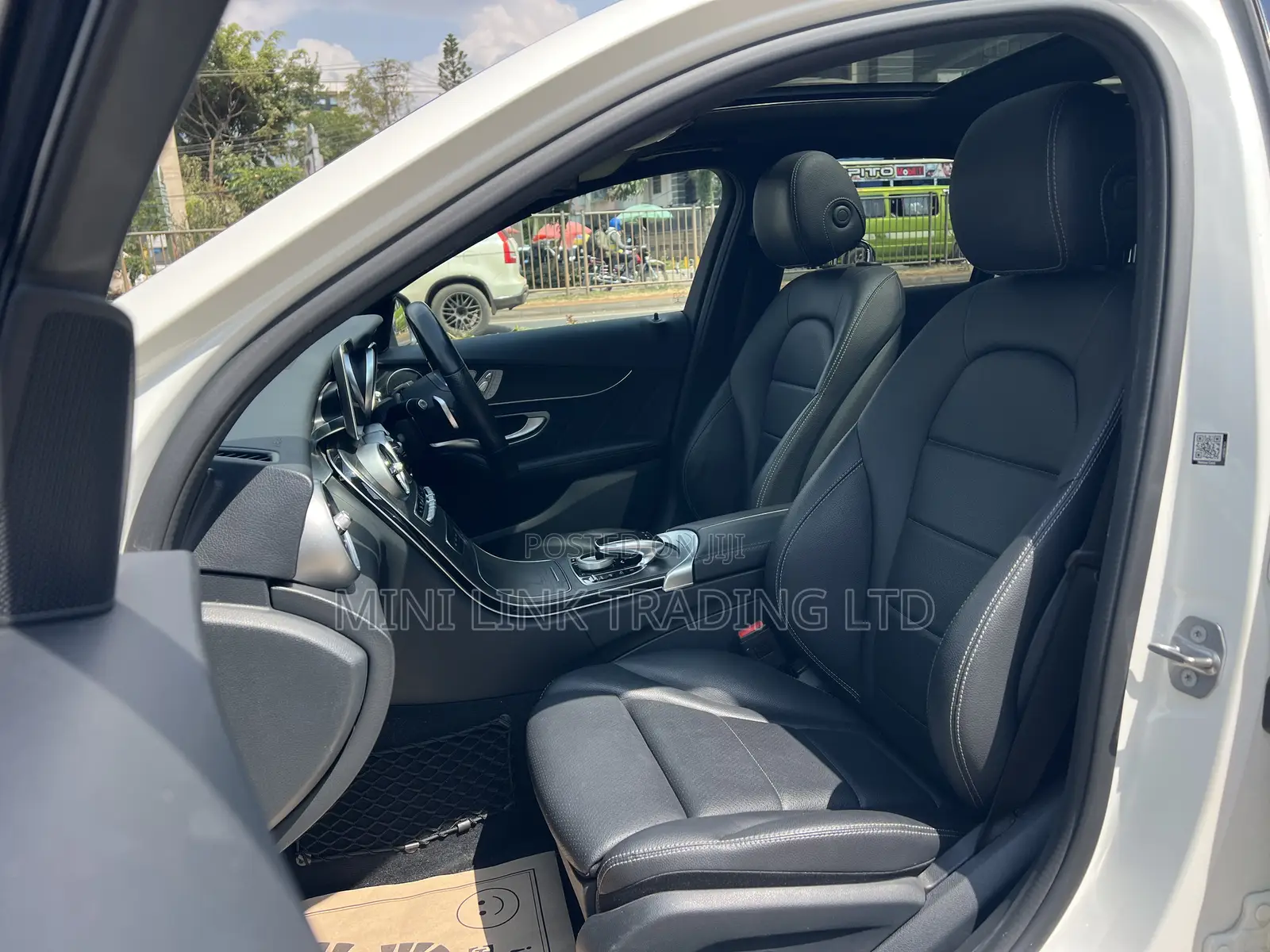Mercedes-Benz C200 2019 Pearl