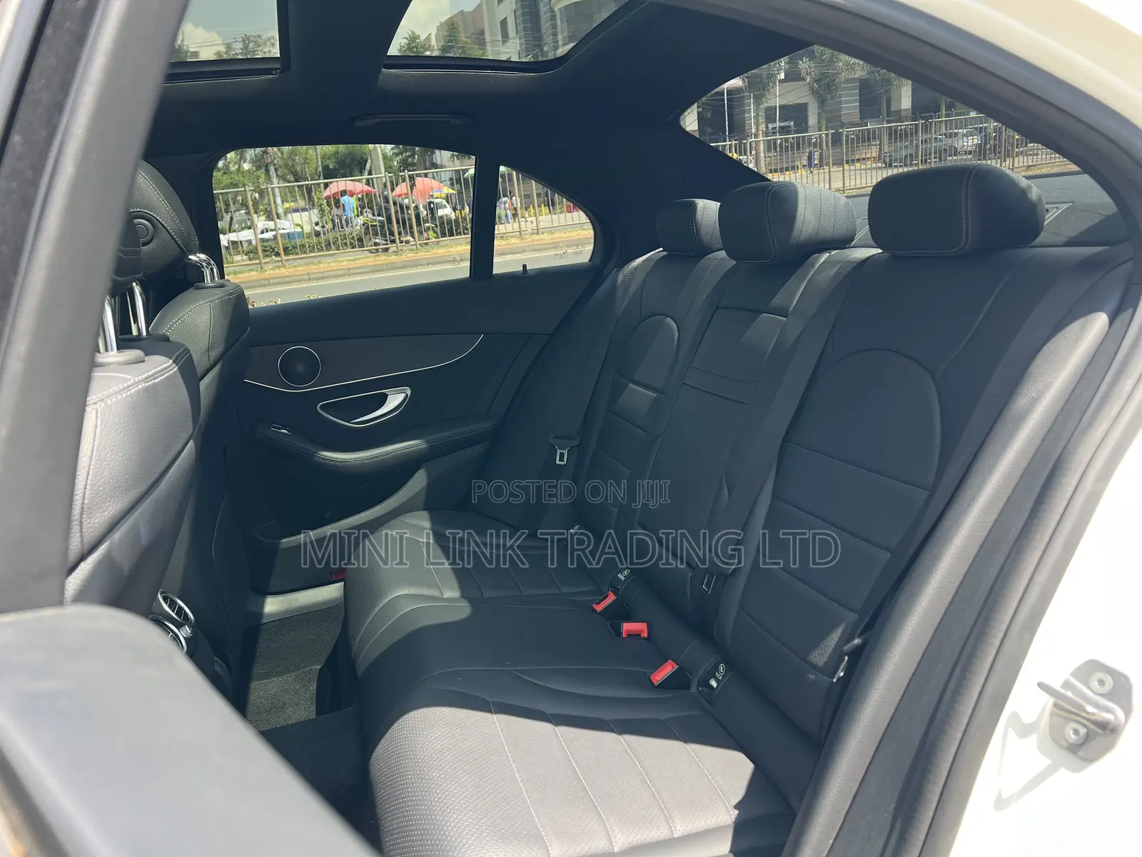 Mercedes-Benz C200 2019 Pearl