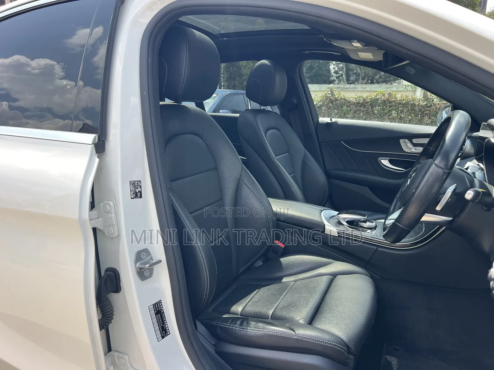 Mercedes-Benz C200 2019 Pearl