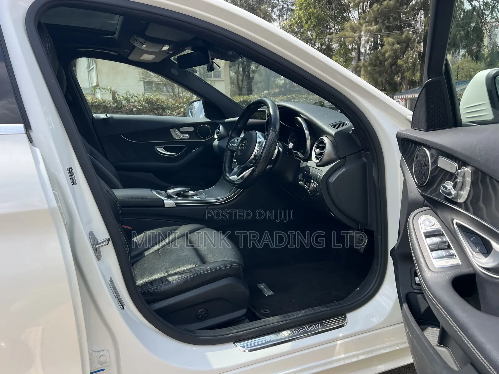 Mercedes-Benz C200 2019 Pearl