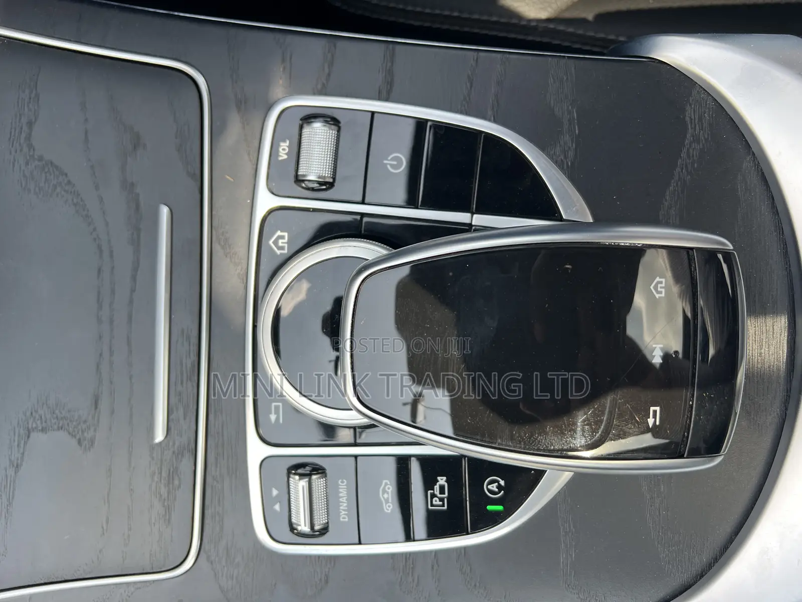 Mercedes-Benz C200 2019 Pearl