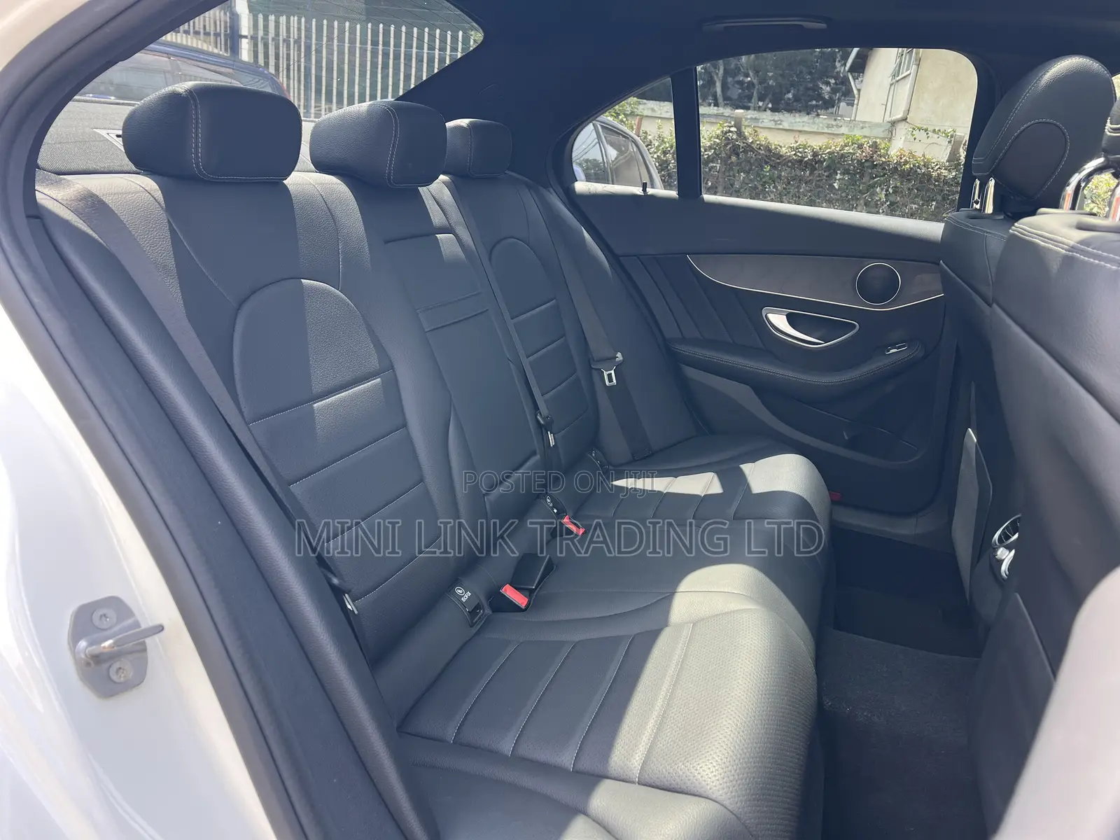 Mercedes-Benz C200 2019 Pearl