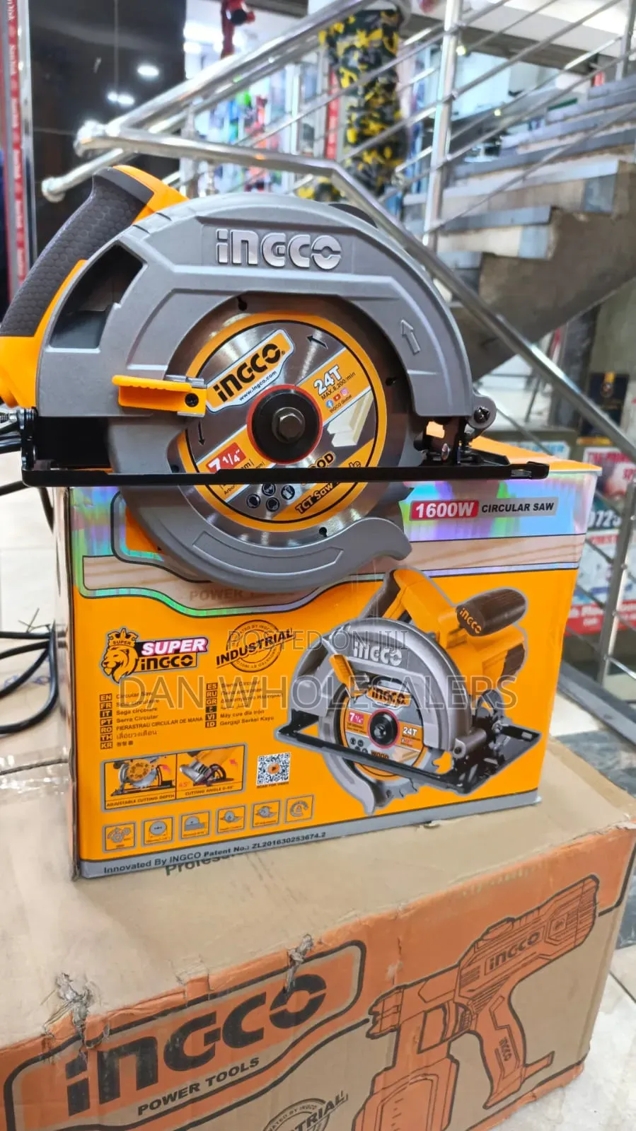 Ingco 1600 Watts Circular Saw With 24T Blade