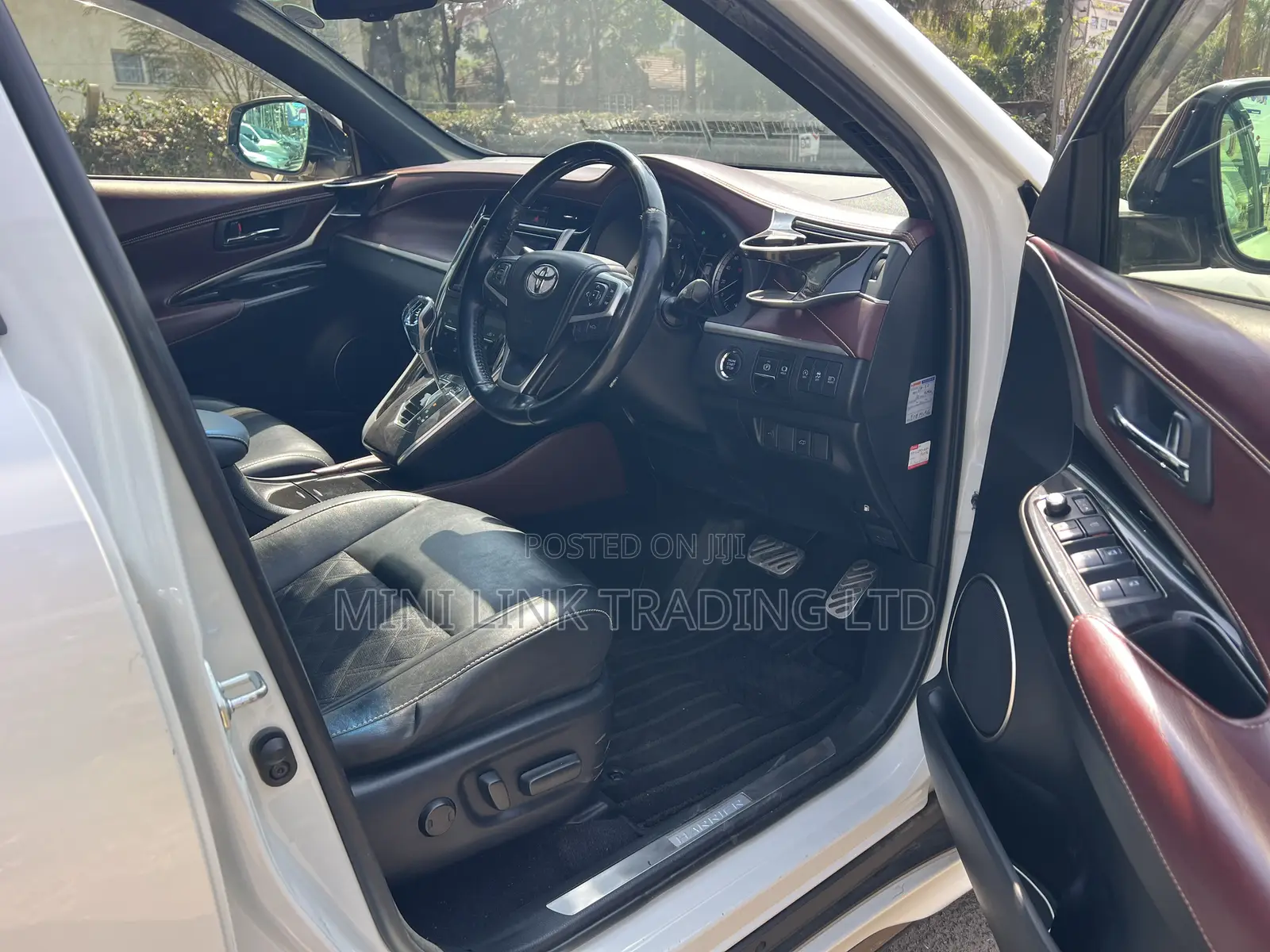 Toyota Harrier 2.0 2019 Pearl