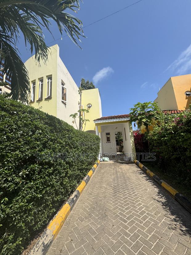 4bdrm Villa in Solomon, Nyali Mkomani for rent - main view