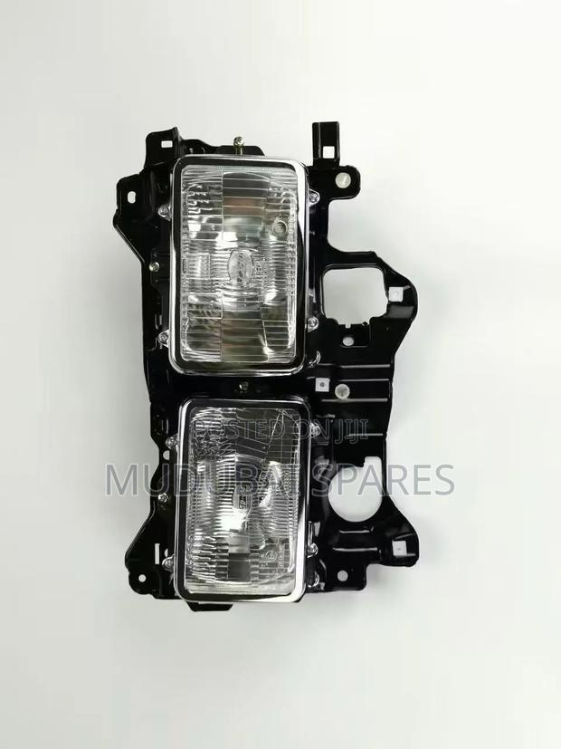 Mitsubishi Fh 215 Headlight Assembly - thumbnail 2