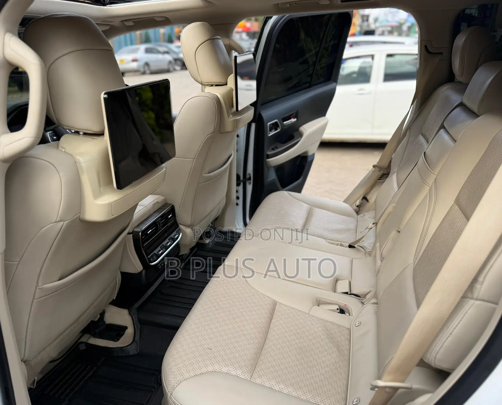Toyota Land Cruiser 2023 White