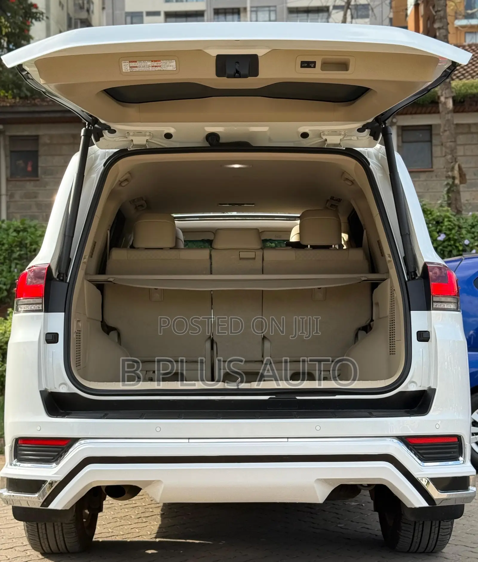 Toyota Land Cruiser 2023 White