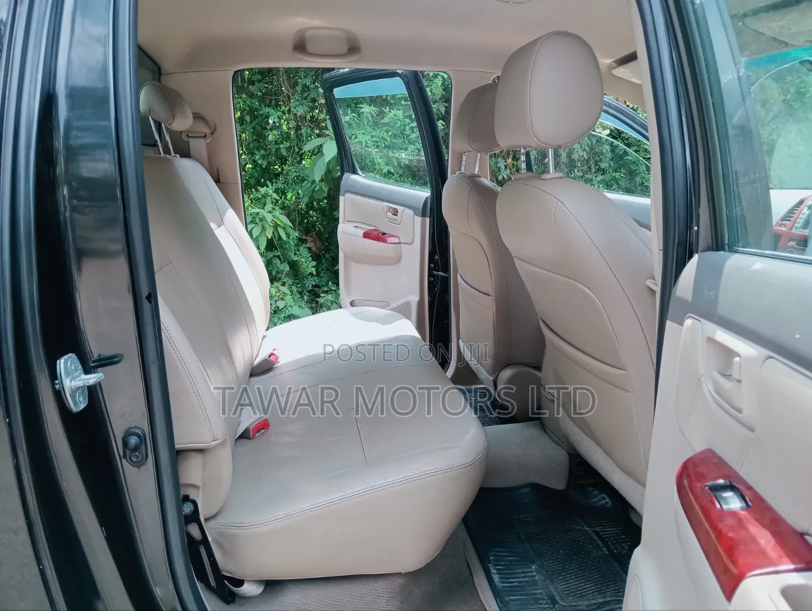 Toyota Hilux 2012 Black