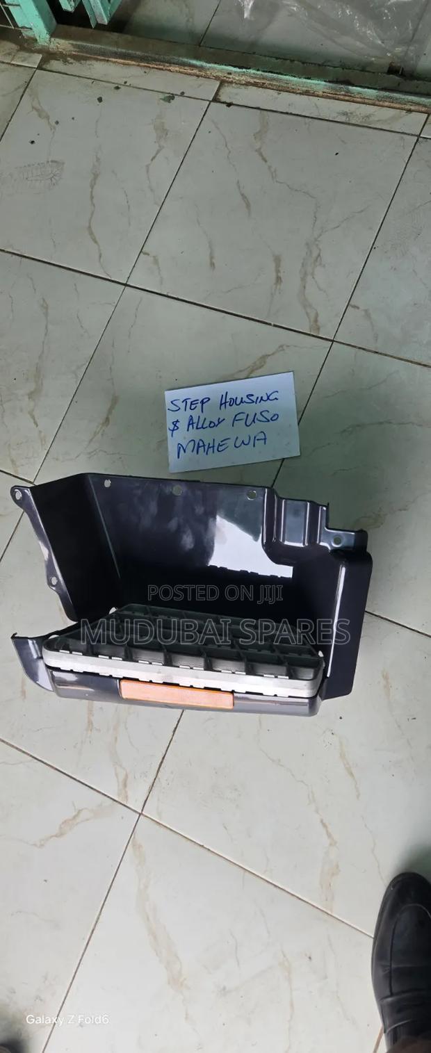 Mitsubishi Fuso Mahewa Side Step
