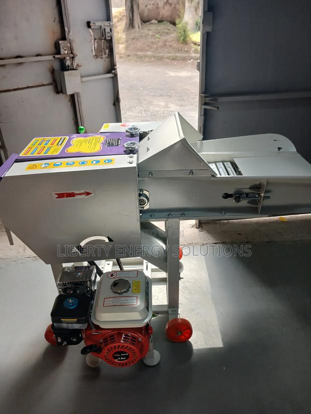 Portable Petrol-Powered Chaff Cutter