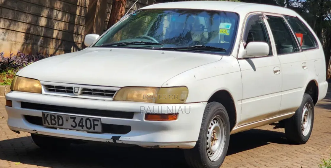 Toyota Corolla 2002 White
