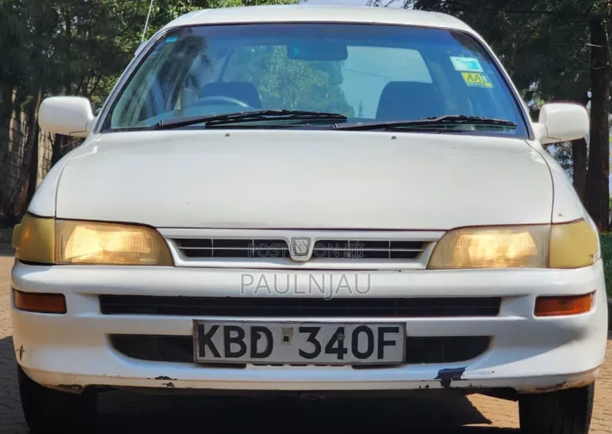 Toyota Corolla 2002 White