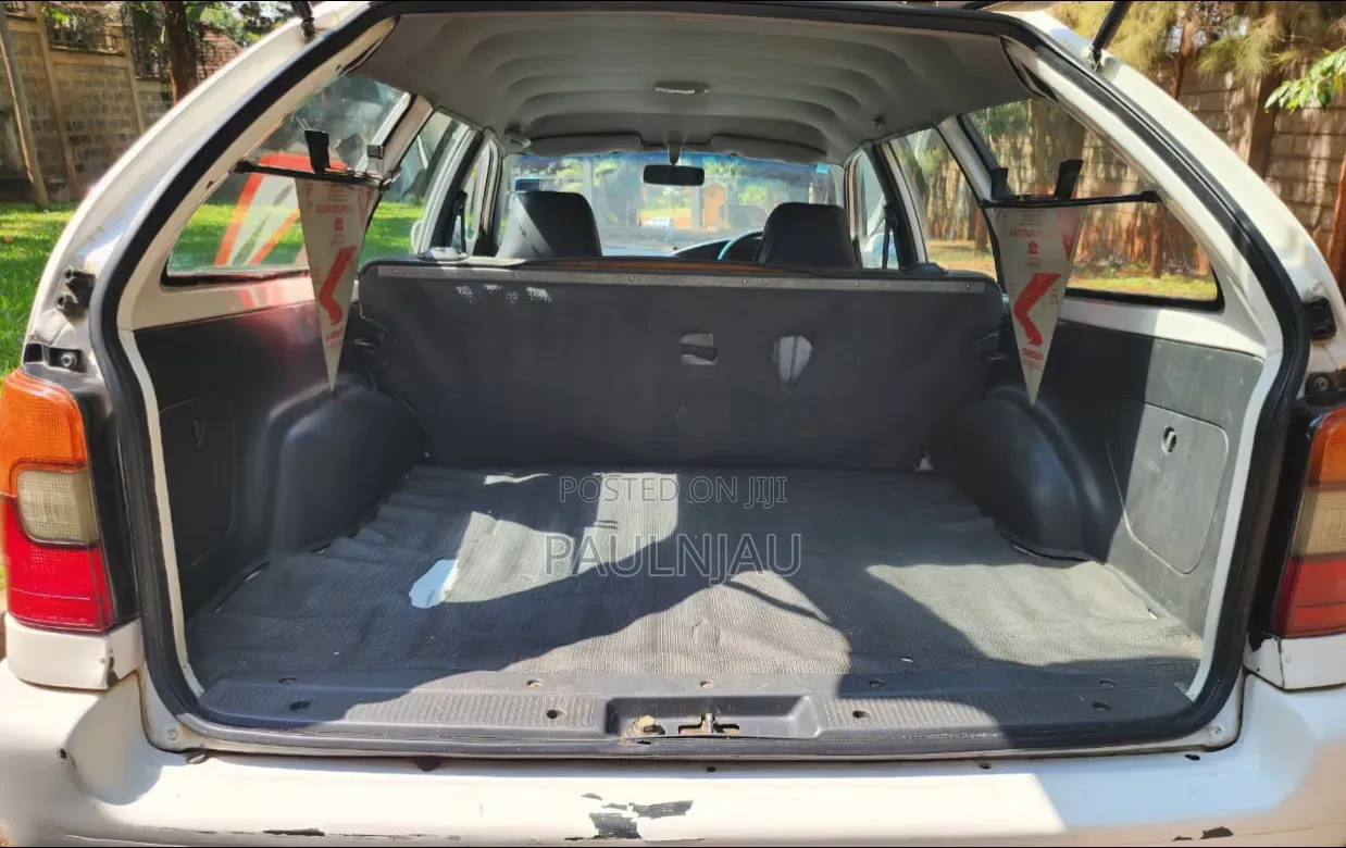 Toyota Corolla 2002 White