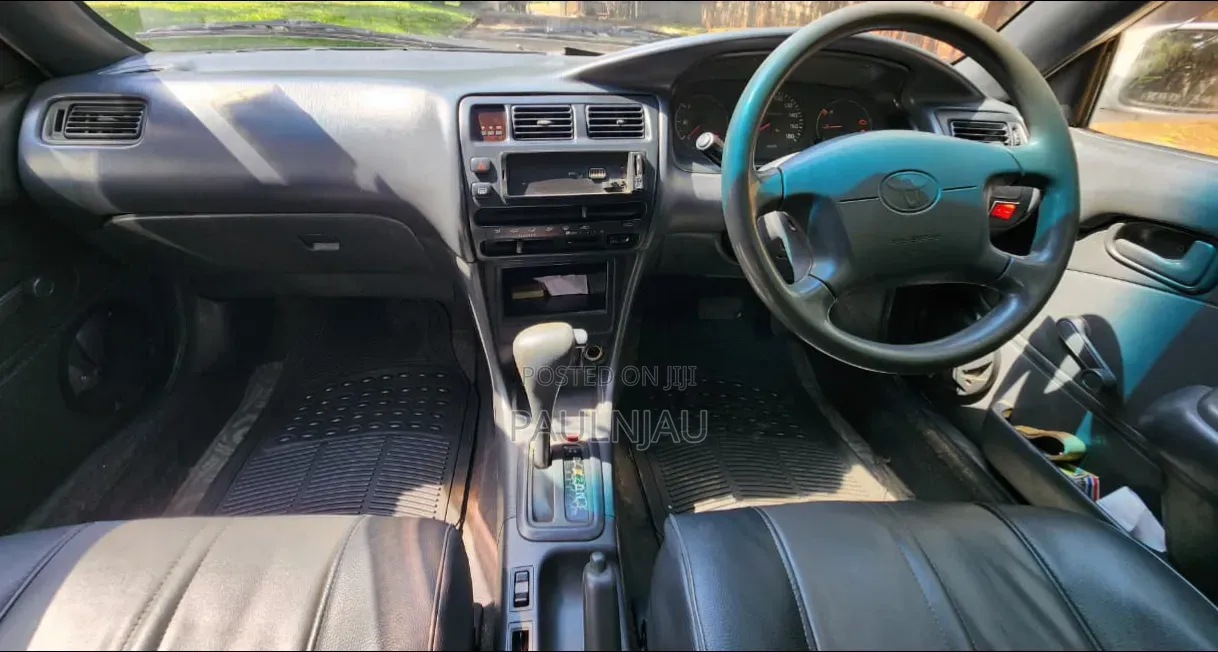 Toyota Corolla 2002 White