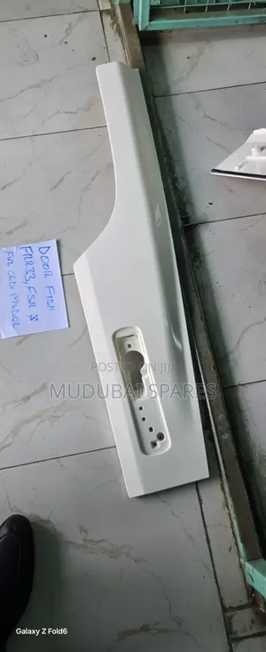 Isuzu Frr33,fsr Door Fish (Garnish)