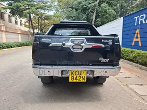 Toyota Hilux 2012 Black