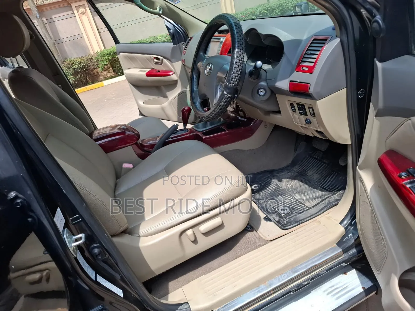 Toyota Hilux 2012 Black