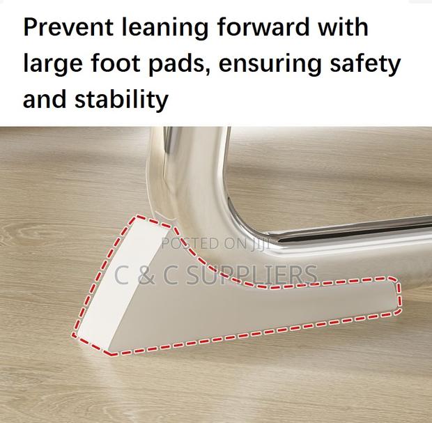 Ergonomic Mesh Guest Chair With Armrest - thumbnail 4