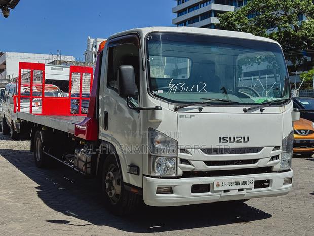 Isuzu Elf Car 2018 White - thumbnail 3