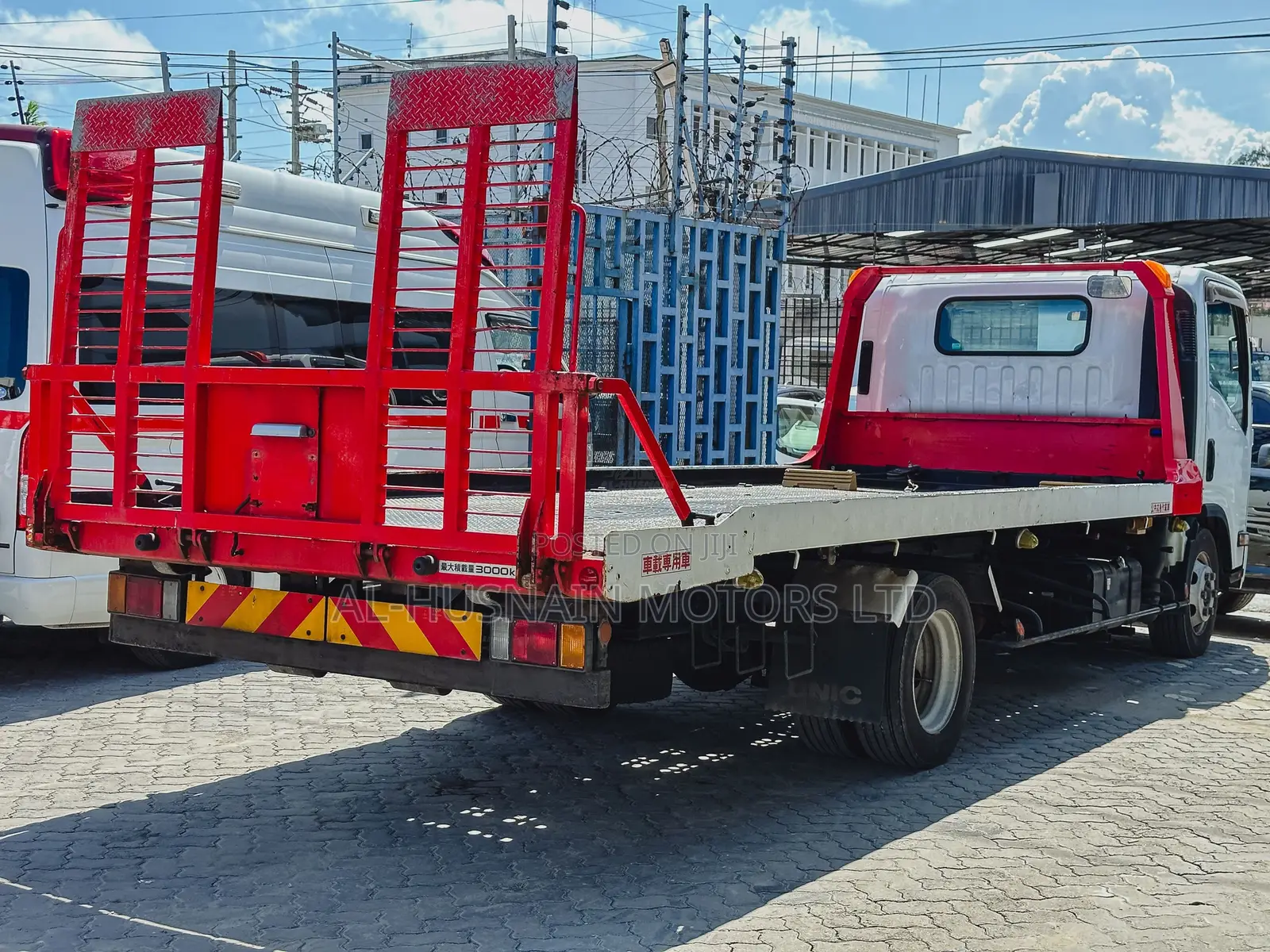 Isuzu Elf Car 2018 White