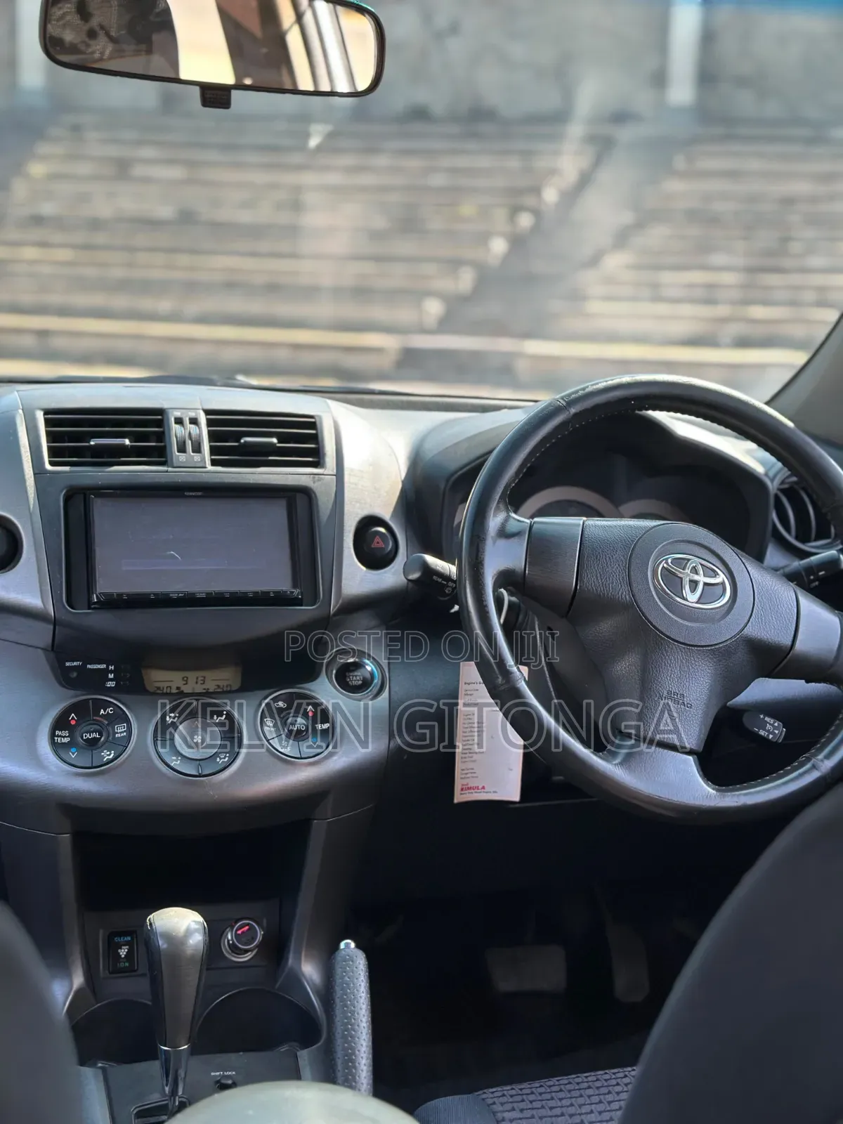 Toyota Vanguard 2010 White