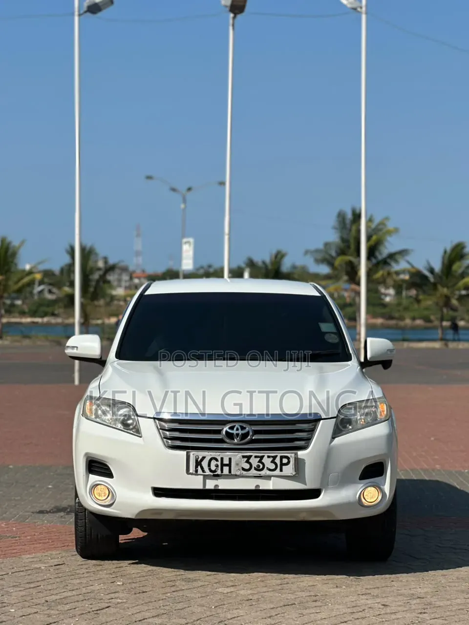 Toyota Vanguard 2010 White