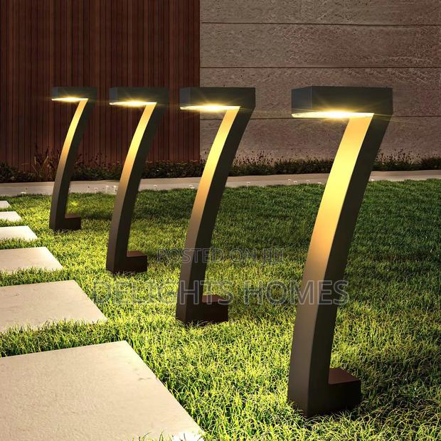 Novelty Solar Garden Pathway Lights_ge