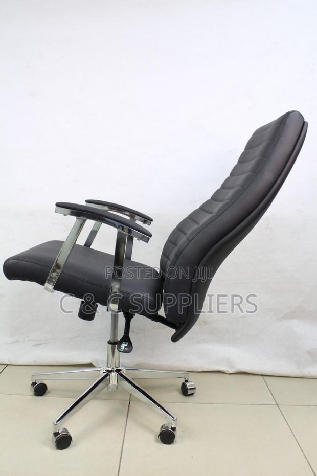 Executive Swivel Leather Staff Chair - thumbnail 4