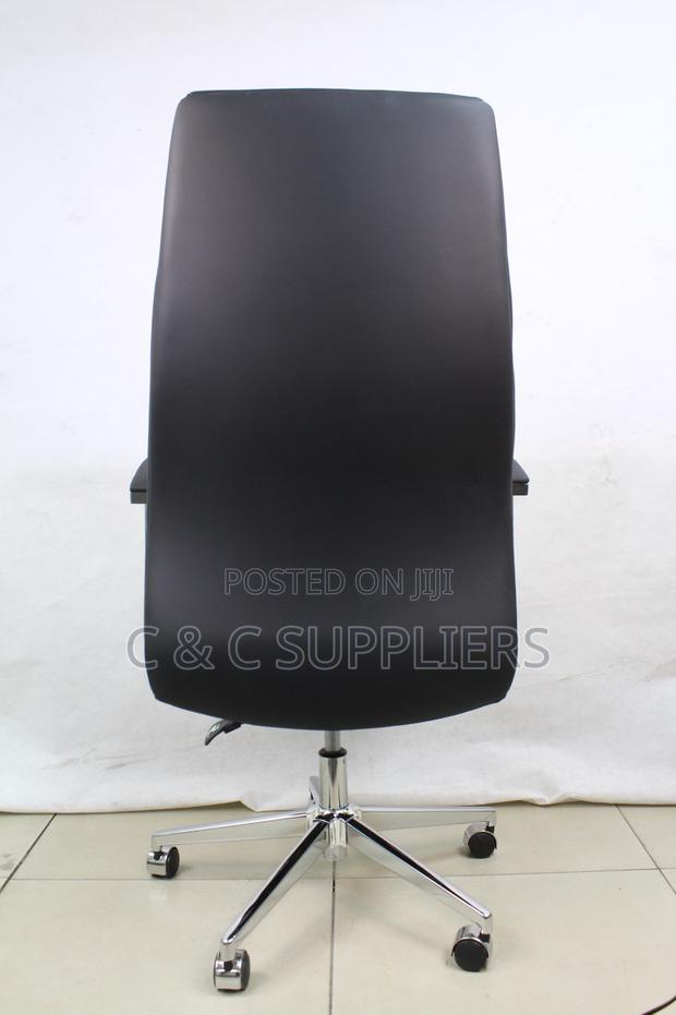 Executive Swivel Leather Staff Chair - thumbnail 7