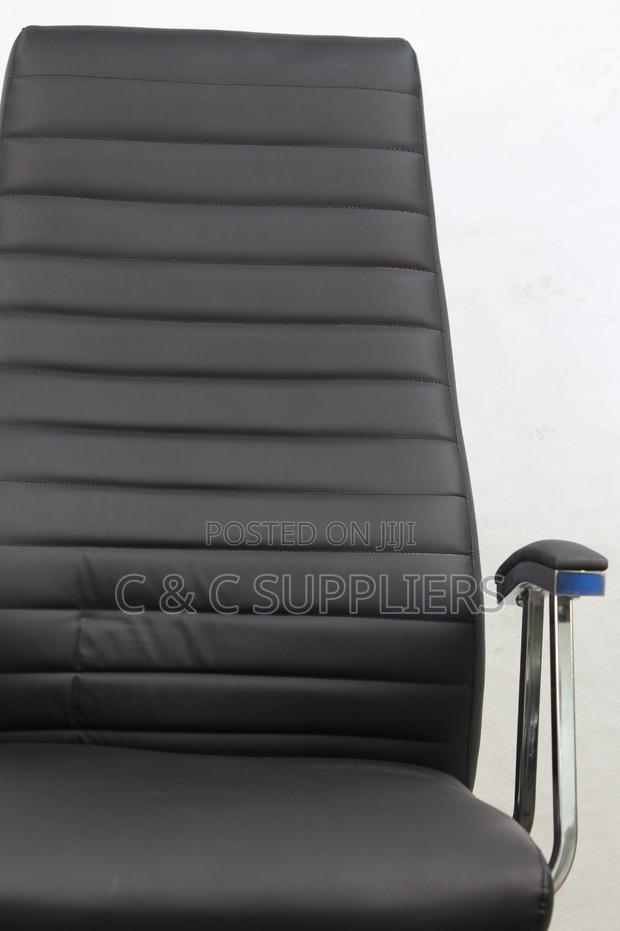 Executive Swivel Leather Staff Chair - thumbnail 8