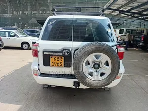 Toyota Land Cruiser 2011 White