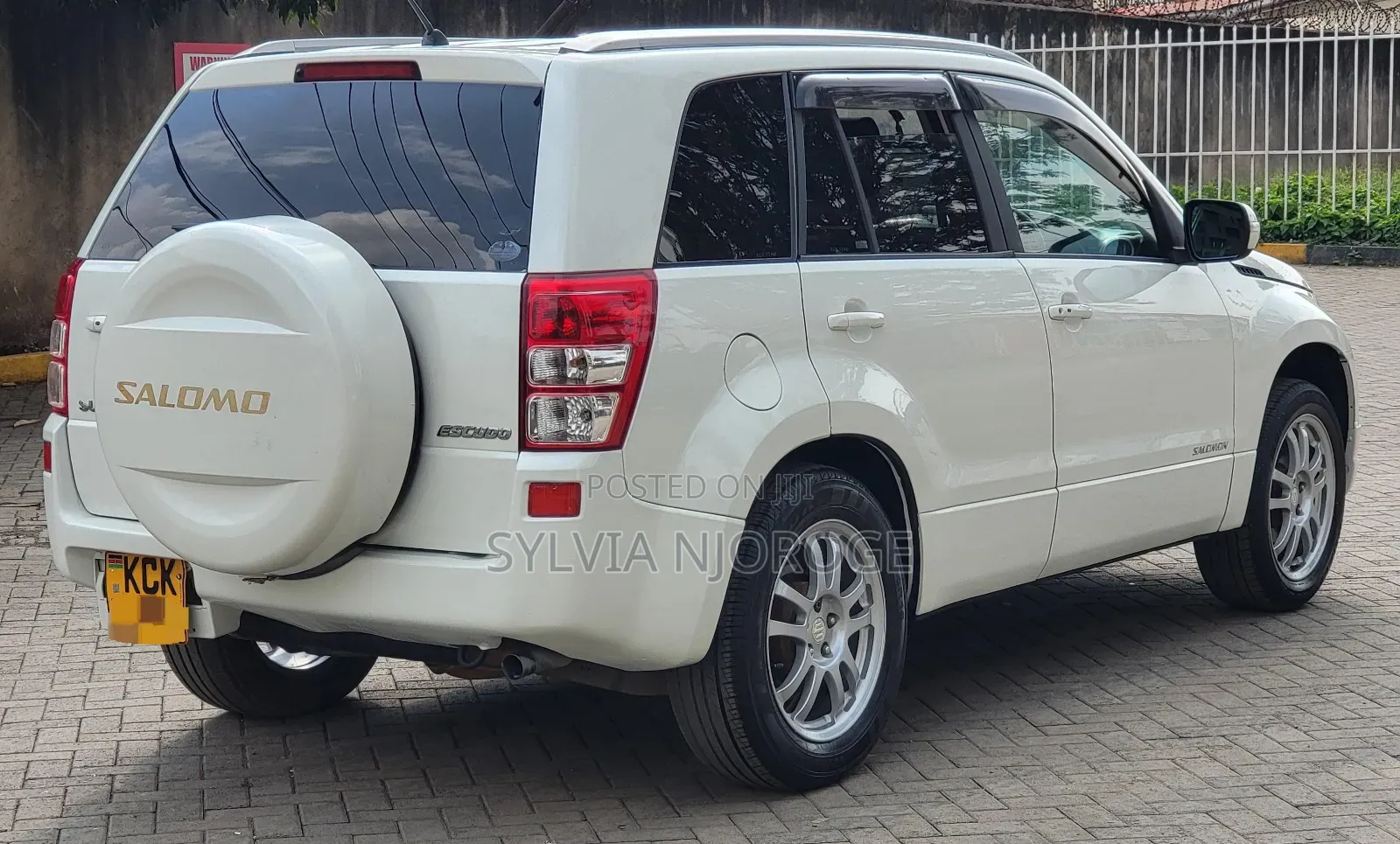 Suzuki Escudo 2009 White