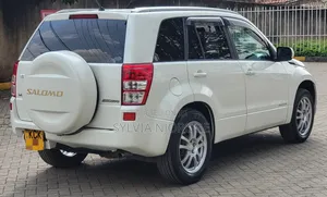 Suzuki Escudo 2009 White