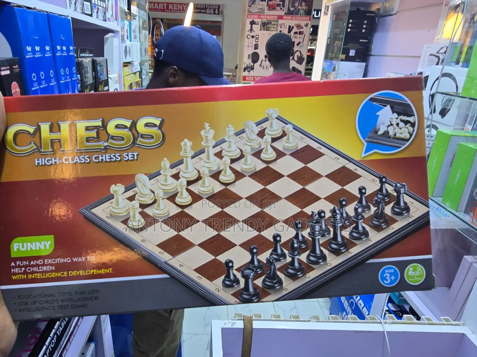 Foldable Magnetic Chess Board With Complete Chess Pieces