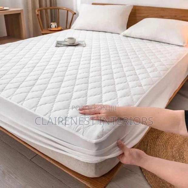 Spill Shielding White and Blue Waterproof Mattress Protectors