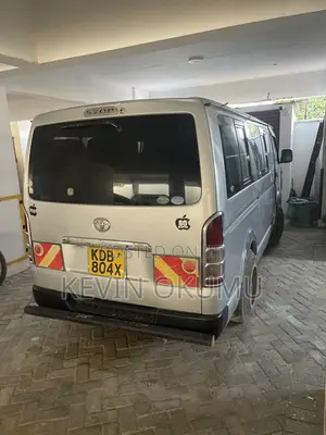 Toyota HiAce 2013 Silver